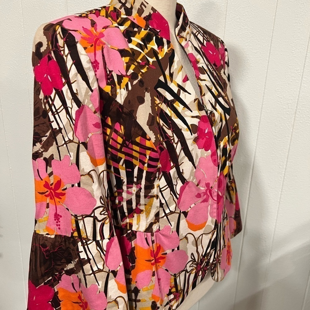 Andre Oliver floral 3/4 sleeves with zipper closure blazer - Picture 5 of 11